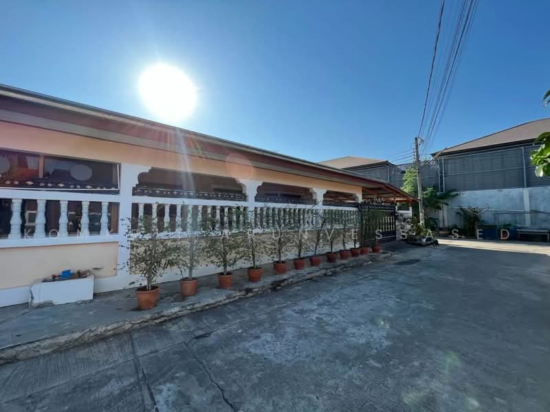 undefined, Bangkok, Hua Mak, Bang Kapi, Bangkok, 2 Bedrooms, 212 sqm, Single Detached House For Sale, by Komkrit Arunvessased, 500467788 - DDproperty.com