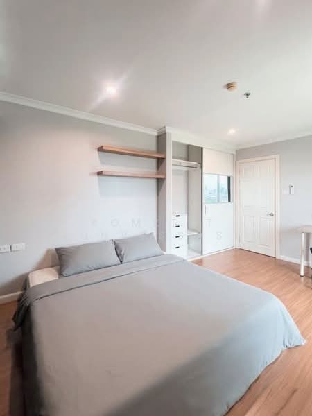 Lumpini Suite Pinklao, Bangkok, 1 Somdet Phra Pin Klao Rd, Bang Yi Khan, Bang Phlat, Bangkok, 2 Bedrooms, 64 sqm, Condo For Rent, by Komkrit Arunvessased, 500467796 - DDproperty.com