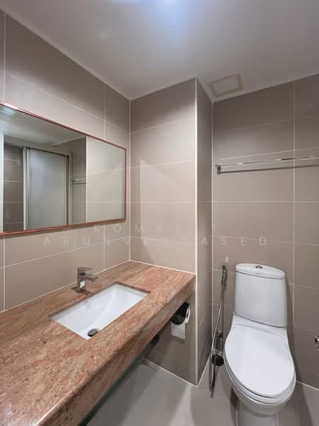 Lumpini Suite Pinklao, Bangkok, 1 Somdet Phra Pin Klao Rd, Bang Yi Khan, Bang Phlat, Bangkok, 2 Bedrooms, 64 sqm, Condo For Rent, by Komkrit Arunvessased, 500467796 - DDproperty.com