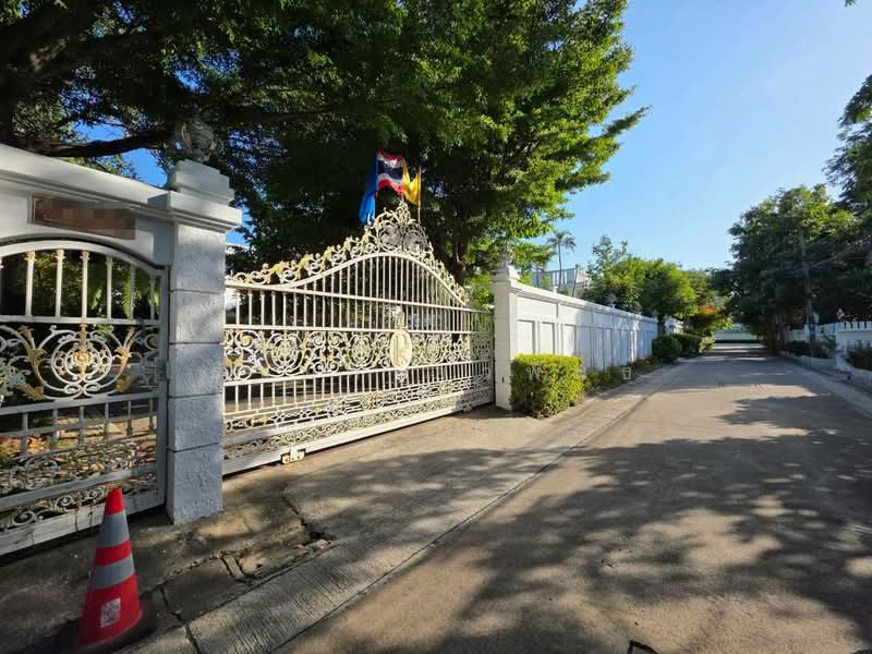 For sale: House with land, 191 sq.wa (large plot), Rare Item!! Soi Boon Siri, near BTS Royal Thai Na, Samut Prakan, Pak Nam, Muang Samut Prakarn, Samut Prakan, , 764 sqm, Land For Sale, by Rachaya Yuvaphan, 500467807 - DDproperty.com