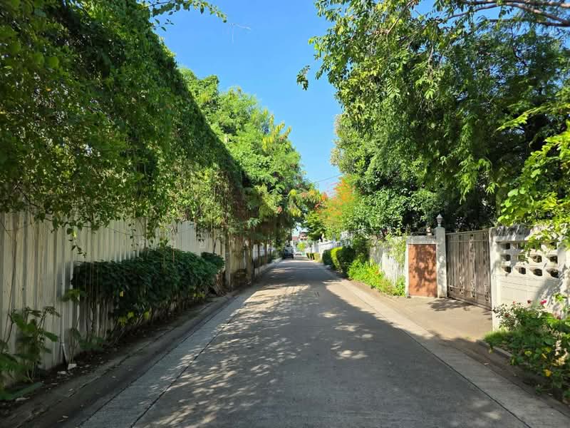 For sale: House with land, 191 sq.wa (large plot), Rare Item!! Soi Boon Siri, near BTS Royal Thai Na, Samut Prakan, Pak Nam, Muang Samut Prakarn, Samut Prakan, , 764 sqm, Land For Sale, by Rachaya Yuvaphan, 500467807 - DDproperty.com