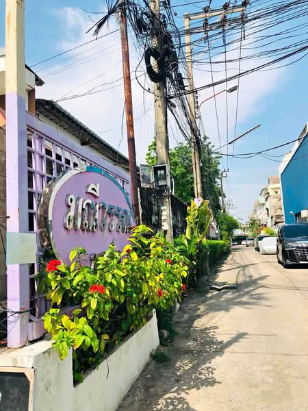 4-BR Townhouse, Bangkok, Lat Phrao, Bangkok, 4 Bedrooms, 382 sqm, Townhouse For Sale, by Komkrit Arunvessased, 500467832 - DDproperty.com