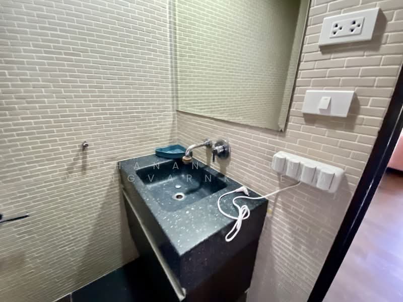 Siamese Gioia, Bangkok, Sukhumvit 31 Road, Khlong Tan Nua, Watthana, Bangkok, 2 Bedrooms, 70 sqm, Condo For Rent, by Thananthorn Wongvarnkaseam, 500467898 - DDproperty.com