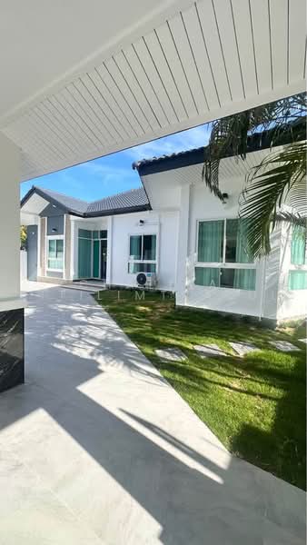 3-BR House, Chon Buri (Pattaya), Poong, Bang Lamung (Pattaya), Chon Buri (Pattaya), 3 Bedrooms, 204 sqm, Single Detached House For Sale, by Chalisa Kitilimtrakul, 500467972 - DDproperty.com