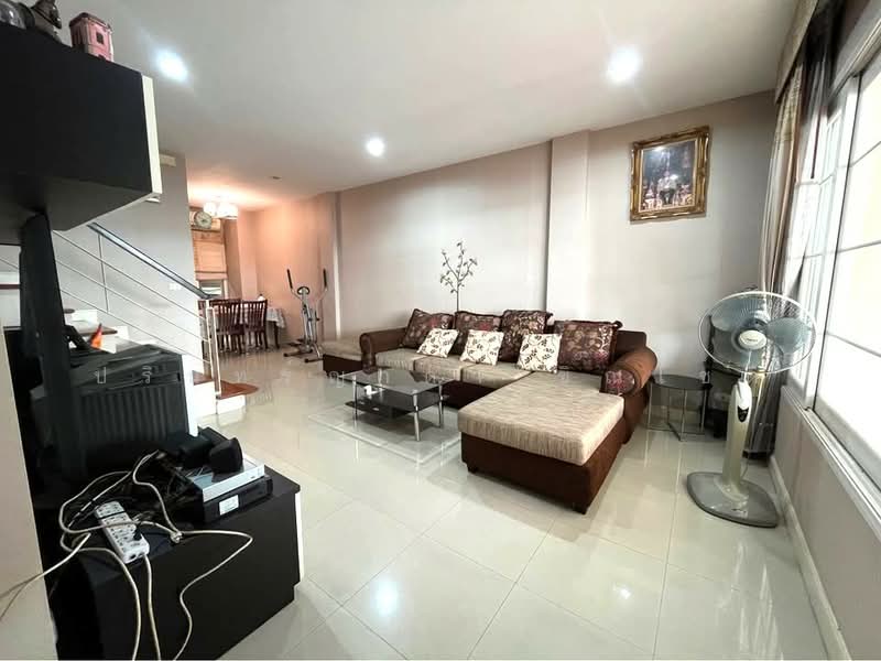Urban Sathorn, Bangkok, Ratchaphruek Road, Bang Chak, Phasi Charoen, Bangkok, 3 Bedrooms, 205 sqm, Townhouse For Rent, by ปรินทร์ญาดา ชิณโชติ, 500468056 - DDproperty.com