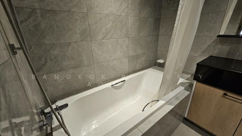 Tipamas Suites : ทิพมาศ สวีท, กรุงเทพ, ถนนสาทรใต้, ทุ่งมหาเมฆ, สาทร, กรุงเทพ, 151 ตร.ม., อพาร์ทเมนท์ ให้เช่า, โดย BANGKOK PROPERTY AGENTS, 500468101 - DDproperty.com