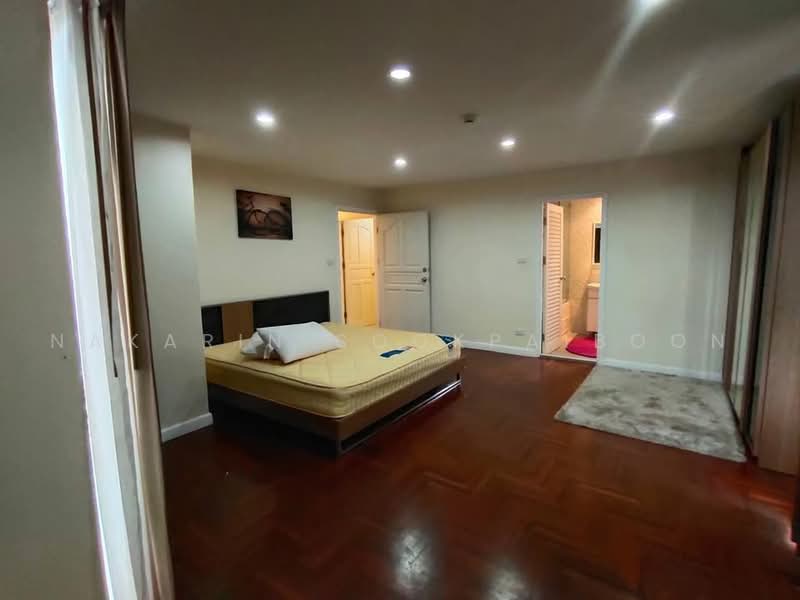 Silom Condominium, Bangkok, Silom, Bang Rak, Bangkok, 2 Bedrooms, 144 sqm, Condo For Rent, by Nakarin Sookpaiboon, 500468133 - DDproperty.com