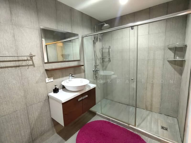 Silom Condominium, Bangkok, Silom, Bang Rak, Bangkok, 2 Bedrooms, 144 sqm, Condo For Rent, by Nakarin Sookpaiboon, 500468133 - DDproperty.com