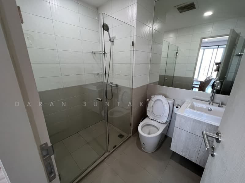 IDEO Q Chula - Samyan, Bangkok, 660-662 Rama 4 Road, Maha Phrutharam, Bang Rak, Bangkok, 2 Bedrooms, 50 sqm, Condo For Rent, by Daran Buntakawinkul, 500468176 - DDproperty.com