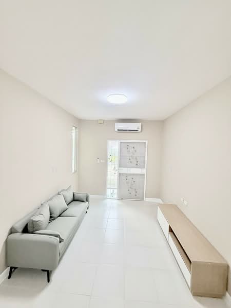 Areeya The Color 1, Bangkok, Lat Pla Khao Road, Chorake Bua, Lat Phrao, Bangkok, 3 Bedrooms, 200 sqm, Townhouse For Rent, by Home4rent, 500468240 - DDproperty.com