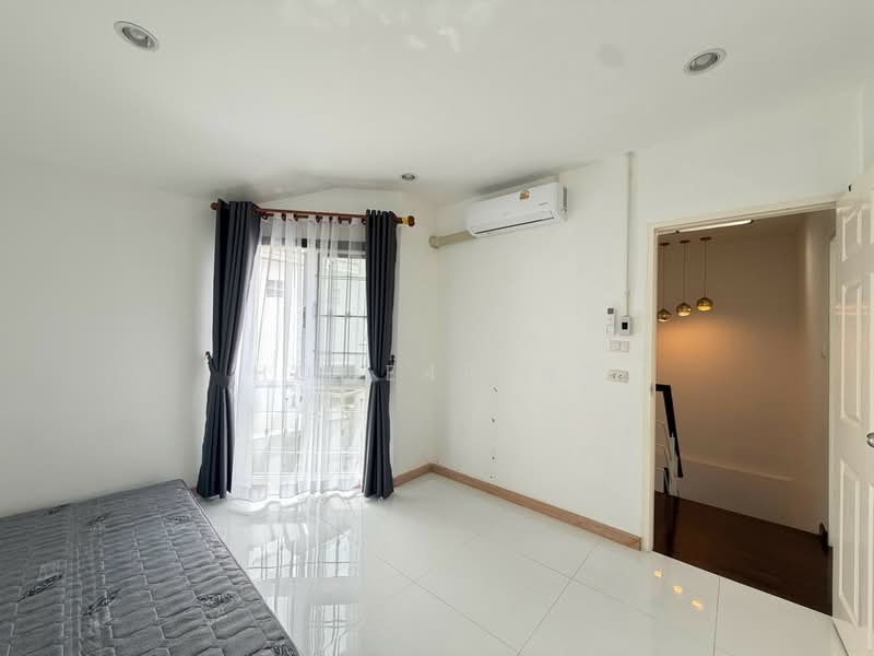 Supalai Ville Ekkamai-Ramindra, Bangkok, Ram Inthra Rd., Tha Rang, Bang Khen, Bangkok, 4 Bedrooms, 170 sqm, Single Detached House For Rent, by Home4rent, 500468251 - DDproperty.com