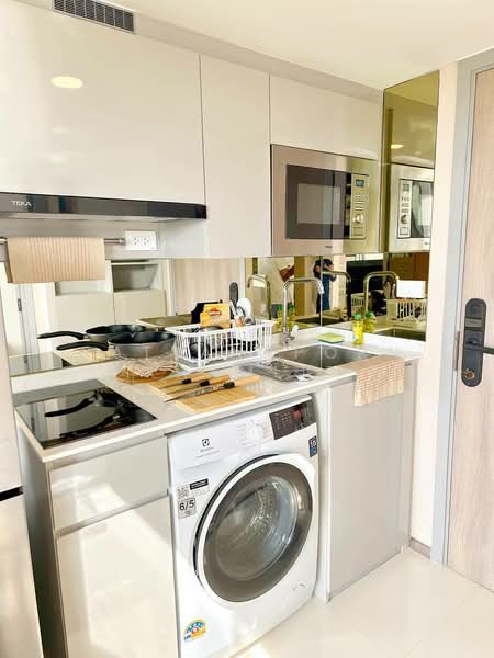 SOHO Bangkok Ratchada, Bangkok, 74 Pracha Rat Bamphen Rd, Huai Khwang, Bangkok, 1 Bedroom, 38 sqm, Condo For Rent, by Rattanaporn Khamlit, 500468281 - DDproperty.com