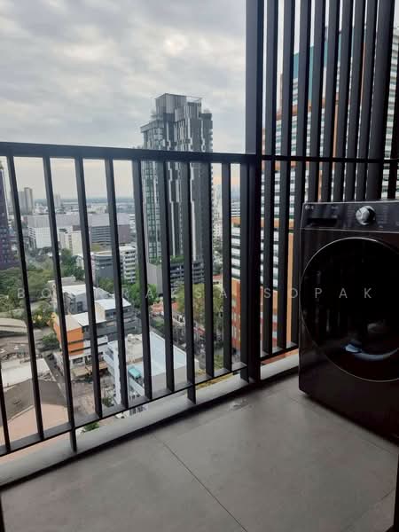 Maru Ekkamai 2, Bangkok, 70-5 Sukhumvit 63 Road, Phra Kanong Nua, Watthana, Bangkok, 1 Bedroom, 30 sqm, Condo For Rent, by Boonraksa Sopak, 500468349 - DDproperty.com