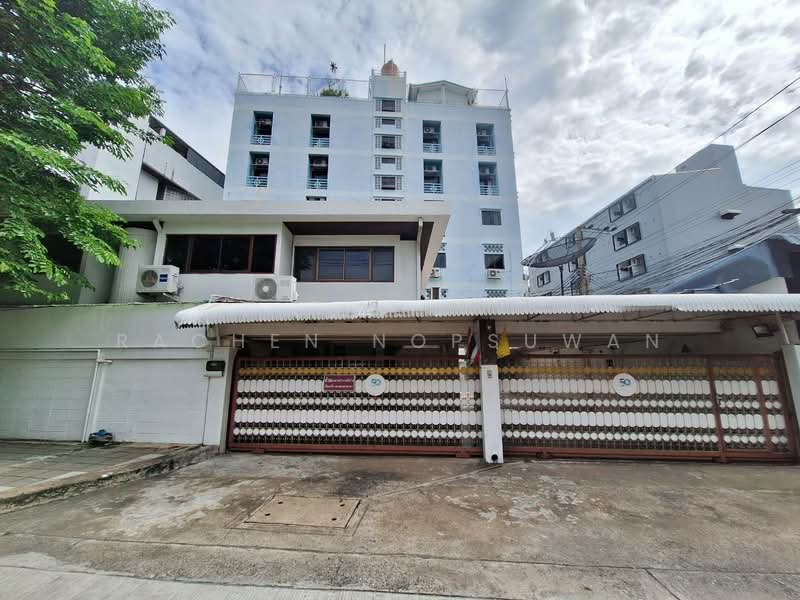 ให้เช่าบ้านเดี่ยว ถนนวิภาวดีรังสิต 2 แยก2-1 เขตดินแดง แขวงดินแดง กรุงเทพ, กรุงเทพ, วิภาวดีรังสิต2 แยก2-1, ดินแดง, กรุงเทพ, 277 ตร.ม., บ้านเดี่ยว ให้เช่า, โดย Rachen Nopsuwan, 500468377 - DDproperty.com