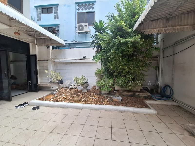 House for rent at Vibhavadi Rangsit Road, Bangkok, วิภาวดีรังสิต2 แยก2-1, Din Daeng, Bangkok, 4 Bedrooms, 277 sqm, Single Detached House For Rent, by Rachen Nopsuwan, 500468377 - DDproperty.com