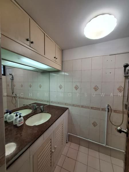 House for rent at Vibhavadi Rangsit Road, Bangkok, วิภาวดีรังสิต2 แยก2-1, Din Daeng, Bangkok, 4 Bedrooms, 277 sqm, Single Detached House For Rent, by Rachen Nopsuwan, 500468377 - DDproperty.com