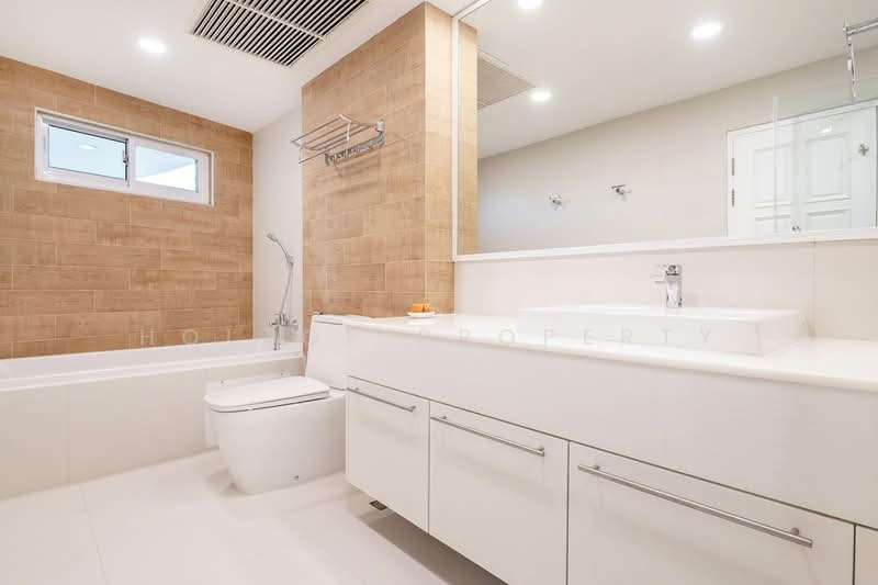 Fifty Fifth Tower, Bangkok, 84 Soi Sukhumvit 55, Sukhumvit Road, Khlong Tan Nua, Watthana, Bangkok, 3 Bedrooms, 223 sqm, Condo For Rent, by Holtop Property, 500468399 - DDproperty.com