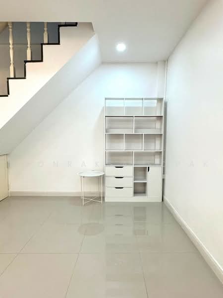 2-BR Townhouse, Bangkok, Phra Kanong Nua, Watthana, Bangkok, 2 Bedrooms, 140 sqm, Townhouse For Rent, by Boonraksa Sopak, 500468414 - DDproperty.com