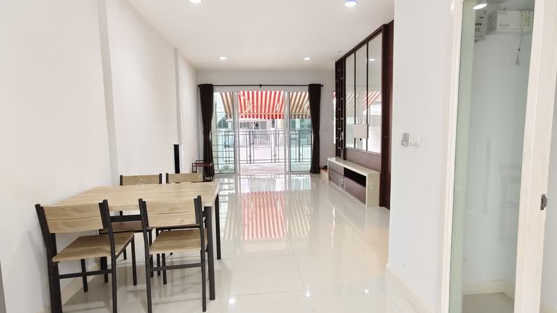 Baan Klang Mueng Ladprao 101, Bangkok, Soi Ladprao 101, Ladprao Road, Khlong Chan, Bang Kapi, Bangkok, 4 Bedrooms, 160 sqm, Townhouse For Rent, by นัฐชภัสร์ นวลถิระยนต์, 500468415 - DDproperty.com