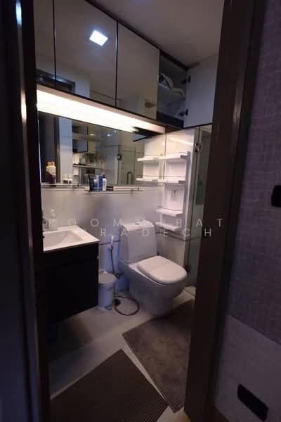 Thru Thonglor, Bangkok, Petchaburi Road, Bang Kapi, Huai Khwang, Bangkok, 1 Bedroom, 35 sqm, Condo For Rent, by Poommipat Suradech, 500468426 - DDproperty.com
