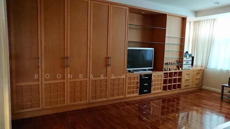 Sailom Suite, Bangkok, 141 Sana Nikhom 1 Soi 12, Chan Kasem, Chatuchak, Bangkok, 3 Bedrooms, 200 sqm, Condo For Rent, by Boonraksa Sopak, 500468490 - DDproperty.com