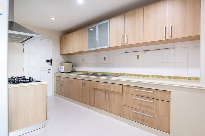 Fifty Fifth Tower, Bangkok, 84 Soi Sukhumvit 55, Sukhumvit Road, Khlong Tan Nua, Watthana, Bangkok, 3 Bedrooms, 223 sqm, Condo For Rent, by Boonraksa Sopak, 500468491 - DDproperty.com