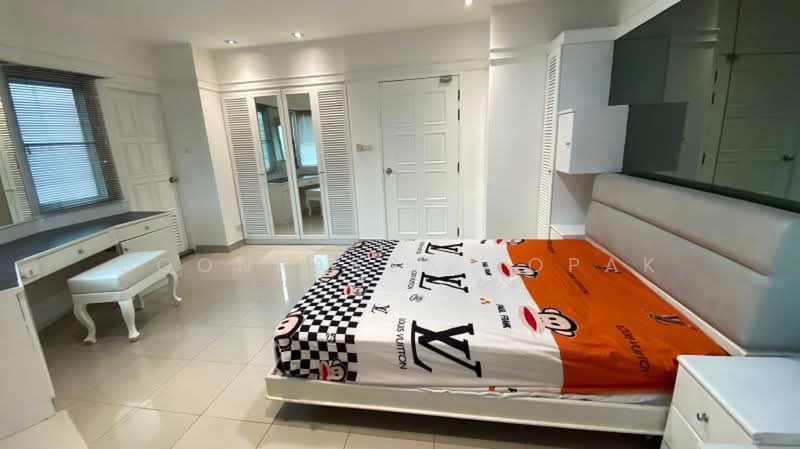 Fifty Fifth Tower, Bangkok, 84 Soi Sukhumvit 55, Sukhumvit Road, Khlong Tan Nua, Watthana, Bangkok, 3 Bedrooms, 170 sqm, Condo For Rent, by Boonraksa Sopak, 500468495 - DDproperty.com