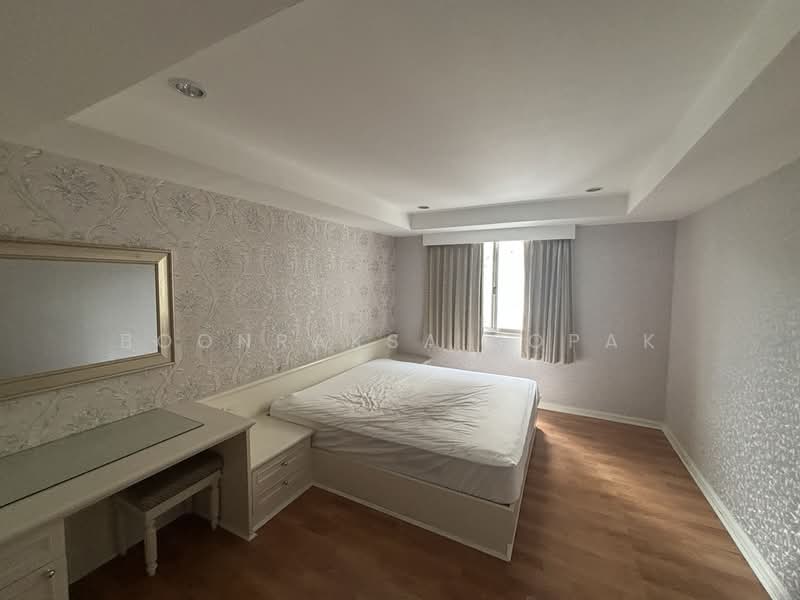 Royal Castle Sukhumvit, Bangkok, 30 Soi Sukhumvit 39, Khlongtoei Nua, Watthana, Bangkok, 3 Bedrooms, 160 sqm, Condo For Rent, by Boonraksa Sopak, 500468526 - DDproperty.com