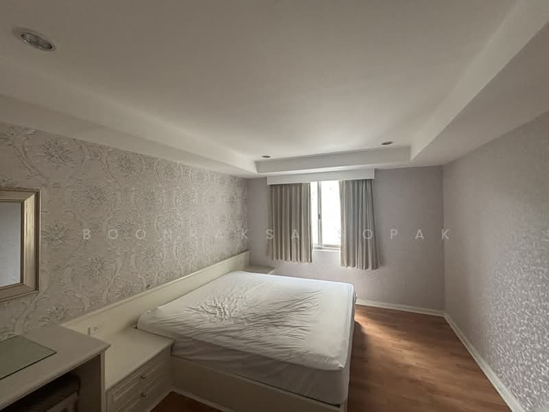 Royal Castle Sukhumvit, Bangkok, 30 Soi Sukhumvit 39, Khlongtoei Nua, Watthana, Bangkok, 3 Bedrooms, 160 sqm, Condo For Rent, by Boonraksa Sopak, 500468526 - DDproperty.com