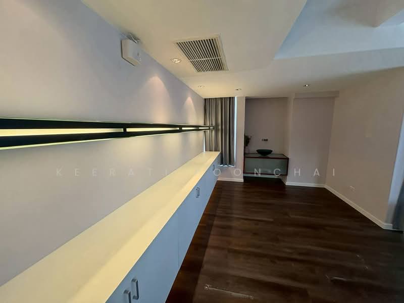 Langsuan Ville, Bangkok, 50 Soi Langsuan, Lumphini, Pathum Wan, Bangkok, 3 Bedrooms, 215 sqm, Condo For Rent, by Keerati Poonchai, 500468564 - DDproperty.com