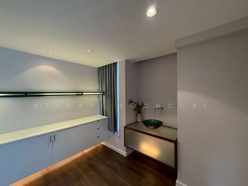Langsuan Ville, Bangkok, 50 Soi Langsuan, Lumphini, Pathum Wan, Bangkok, 3 Bedrooms, 215 sqm, Condo For Rent, by Keerati Poonchai, 500468564 - DDproperty.com