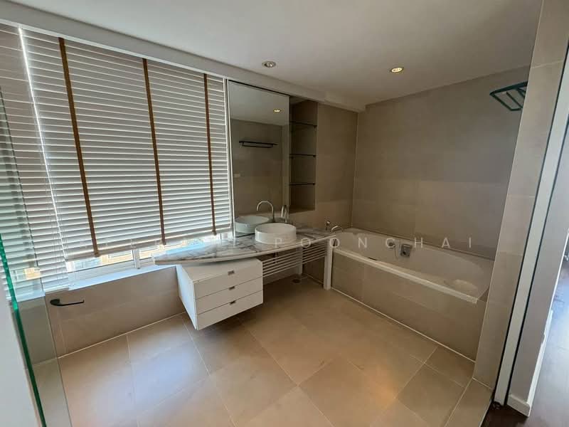 Langsuan Ville, Bangkok, 50 Soi Langsuan, Lumphini, Pathum Wan, Bangkok, 3 Bedrooms, 215 sqm, Condo For Rent, by Keerati Poonchai, 500468564 - DDproperty.com
