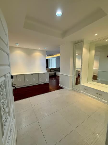 D.S. Tower 1 Sukhumvit 33, Bangkok, Soi Phrom Chit, Khlong Tan Nua, Watthana, Bangkok, 3 Bedrooms, 236 sqm, Condo For Rent, by Boonraksa Sopak, 500468664 - DDproperty.com
