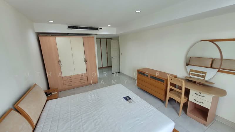 Royal Castle Sukhumvit : รอยัล คาสเซอร์ สุขุมวิท, กรุงเทพ, 30 ซอยสุขุมวิท 39, คลองเตยเหนือ, วัฒนา, กรุงเทพ, 160 ตร.ม., คอนโด ให้เช่า, โดย Juthabhorn Uppachit (Amy), 500468691 - DDproperty.com