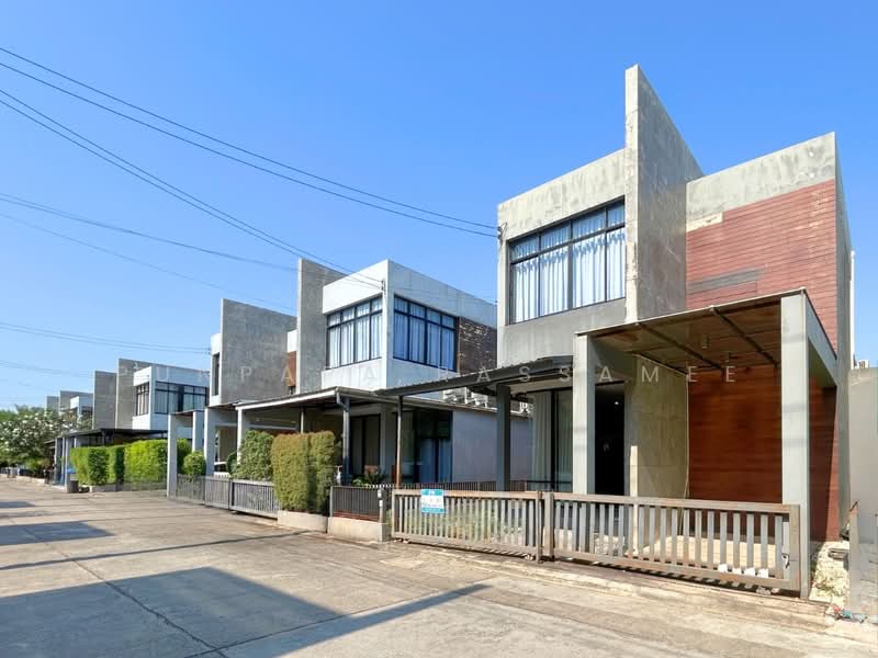 The Season Phetkasem 69, Bangkok, 79 Road along Khlong Phasi Charoen, southern side, Nong Kham, Nong Khaem, Bangkok, 3 Bedrooms, 140 sqm, Single Detached House For Sale, by Punpapa Rassamee, 500468819 - DDproperty.com