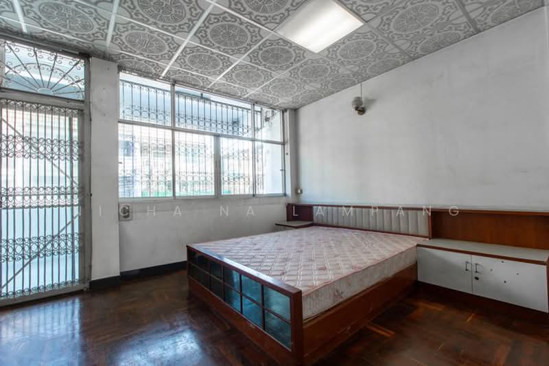 4-BR Townhouse, Bangkok, Thung Maha Mek, Sathon, Bangkok, 4 Bedrooms, 250 sqm, Townhouse For Sale, by Nicha Na Lampang, 500468860 - DDproperty.com