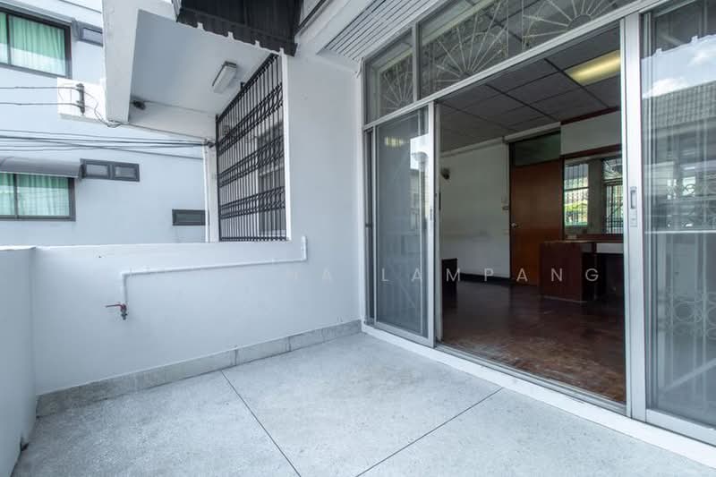 4-BR Townhouse, Bangkok, Thung Maha Mek, Sathon, Bangkok, 4 Bedrooms, 250 sqm, Townhouse For Sale, by Nicha Na Lampang, 500468860 - DDproperty.com