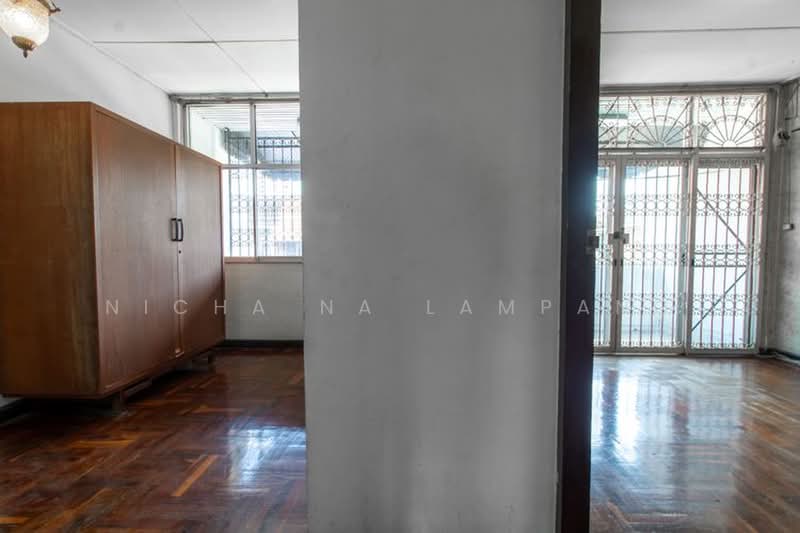 4-BR Townhouse, Bangkok, Thung Maha Mek, Sathon, Bangkok, 4 Bedrooms, 250 sqm, Townhouse For Sale, by Nicha Na Lampang, 500468860 - DDproperty.com