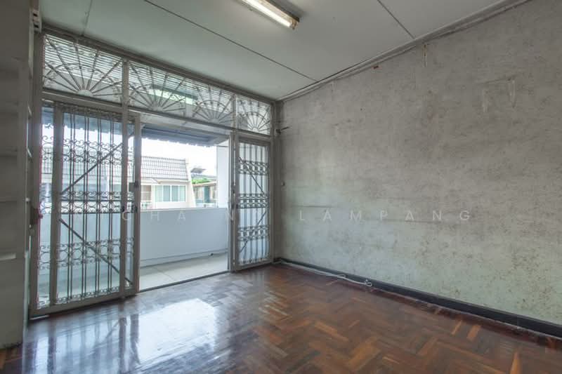 4-BR Townhouse, Bangkok, Thung Maha Mek, Sathon, Bangkok, 4 Bedrooms, 250 sqm, Townhouse For Sale, by Nicha Na Lampang, 500468860 - DDproperty.com