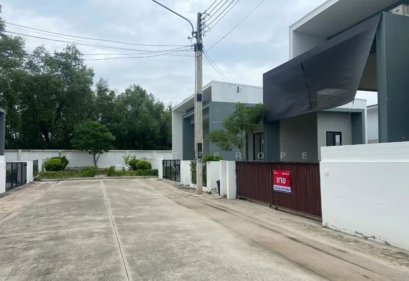 อีสทาวน์ ชลบุรี-อมตะนคร, Chon Buri (Pattaya), Khlong Tamru, Muang Chon Buri, Chon Buri (Pattaya), 2 Bedrooms, 100 sqm, Semi-Detached House (Twin House) For Sale, by The Best Property หญิง, 500468898 - DDproperty.com