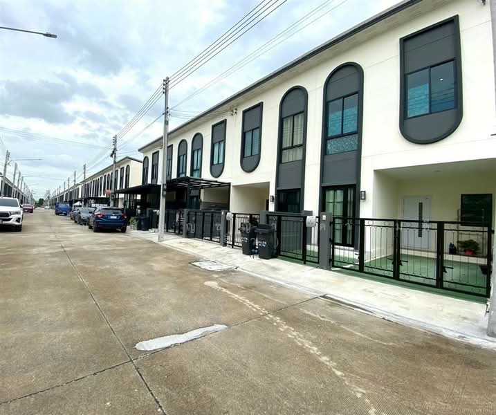 เอ็ม ไลฟ์ ลำลูกกา-คลอง 4 (M Life Lamlukka-Klong 4), Pathum Thani, ถนนพระองค์เจ้าสายคลอง4, Lat Sawai, Lam Luk Ka, Pathum Thani, 3 Bedrooms, 123 sqm, Townhouse For Sale, by คุณ กัญญ์ชญา คารมดี (จิ๋ว), 500468920 - DDproperty.com