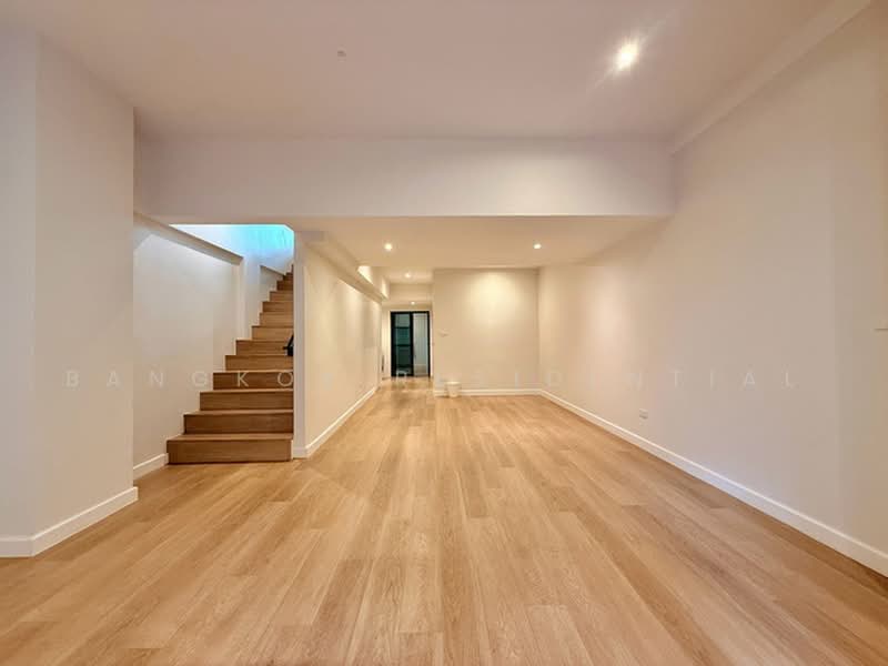 Regent 71 Place, Bangkok, Phra Kanong Nua, Watthana, Bangkok, 5 Bedrooms, 350 sqm, Townhouse For Rent, by Bangkok Residential, 500468944 - DDproperty.com