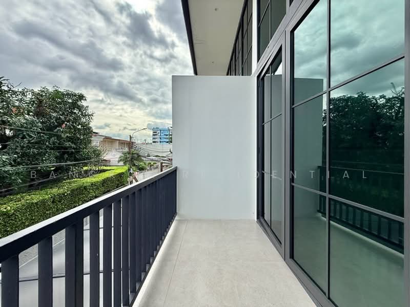 Regent 71 Place, Bangkok, Phra Kanong Nua, Watthana, Bangkok, 5 Bedrooms, 350 sqm, Townhouse For Rent, by Bangkok Residential, 500468944 - DDproperty.com