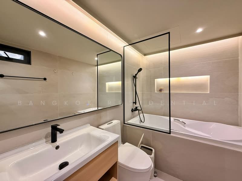 Regent 71 Place, Bangkok, Phra Kanong Nua, Watthana, Bangkok, 5 Bedrooms, 350 sqm, Townhouse For Rent, by Bangkok Residential, 500468944 - DDproperty.com
