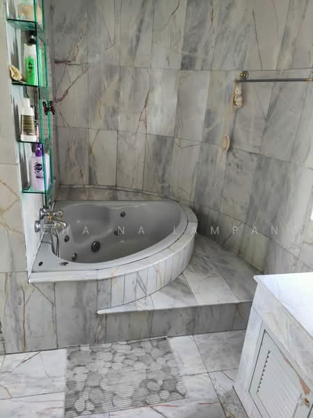 Saichol Mansion, Bangkok, 1349/1-208 Charoennakorn Road, Bang Lam Phu Lang, Khlong San, Bangkok, 4 Bedrooms, 350 sqm, Condo For Sale, by Nicha Na Lampang, 500468967 - DDproperty.com