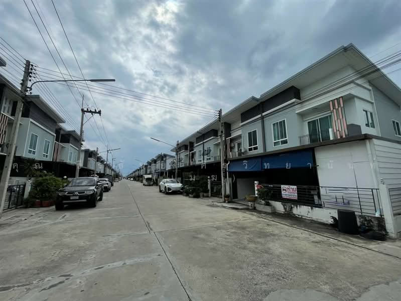 Perfect Zone Rangsit Klong 3 : เพอร์เฟค โซน รังสิต คลอง 3, ปทุมธานี, ถนนเลียบคลองสาม, คลองสาม, คลองหลวง, ปทุมธานี, 130 ตร.ม., ทาวน์เฮ้าส์ ขาย, โดย คุณ ธีรธันย์ ศิรวิทยานันท์ (เมฆ), 500469008 - DDproperty.com