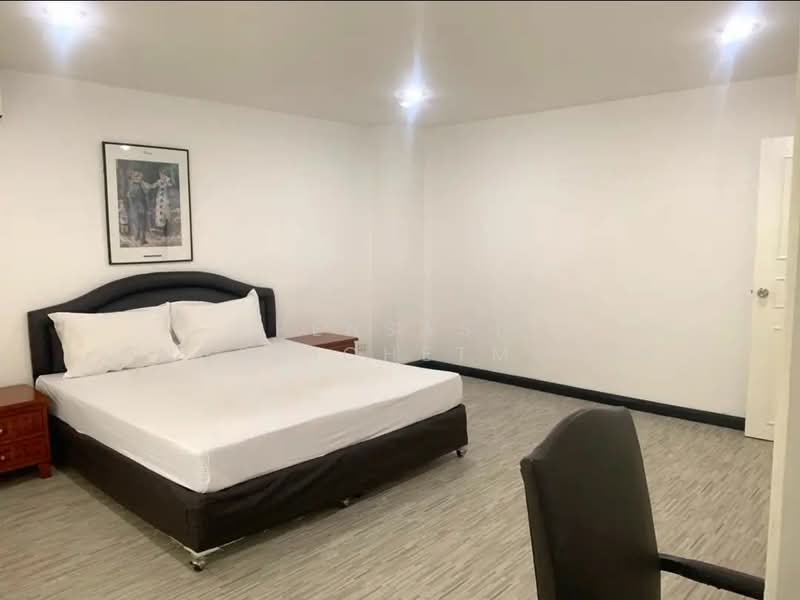 The Waterford Thonglor 11, Bangkok, 219 Soi Thonglor Sukhumvit Road, Khlong Tan Nua, Watthana, Bangkok, 3 Bedrooms, 193 sqm, Condo For Rent, by Pensasi Ongphichetmetha, 500469077 - DDproperty.com