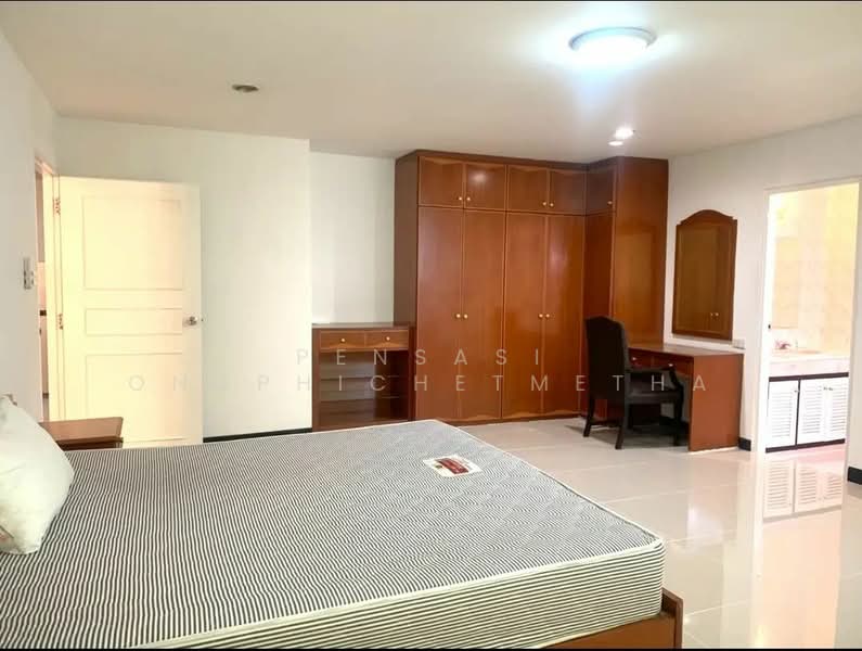The Waterford Thonglor 11, Bangkok, 219 Soi Thonglor Sukhumvit Road, Khlong Tan Nua, Watthana, Bangkok, 3 Bedrooms, 193 sqm, Condo For Rent, by Pensasi Ongphichetmetha, 500469077 - DDproperty.com