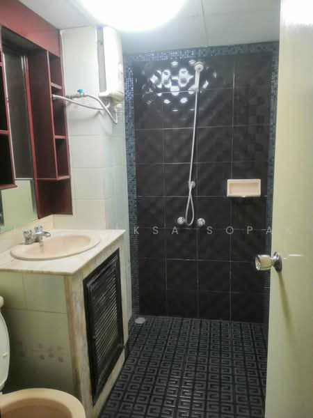 ITF Silom Palace, Bangkok, 160 Soi Naradhiwas Rajanagarindra 1, Suriyawong, Bang Rak, Bangkok, 3 Bedrooms, 81 sqm, Condo For Rent, by Boonraksa Sopak, 500469102 - DDproperty.com