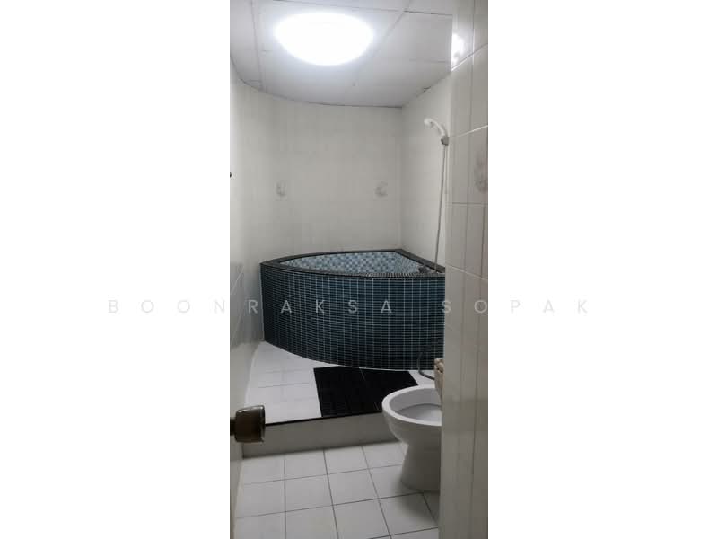 ITF Silom Palace, Bangkok, 160 Soi Naradhiwas Rajanagarindra 1, Suriyawong, Bang Rak, Bangkok, 3 Bedrooms, 81 sqm, Condo For Rent, by Boonraksa Sopak, 500469102 - DDproperty.com